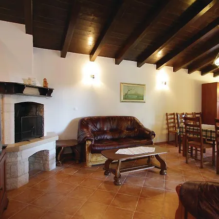 Villa Dragutin 1281