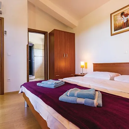 Dragutin 1281 Villa Jursici